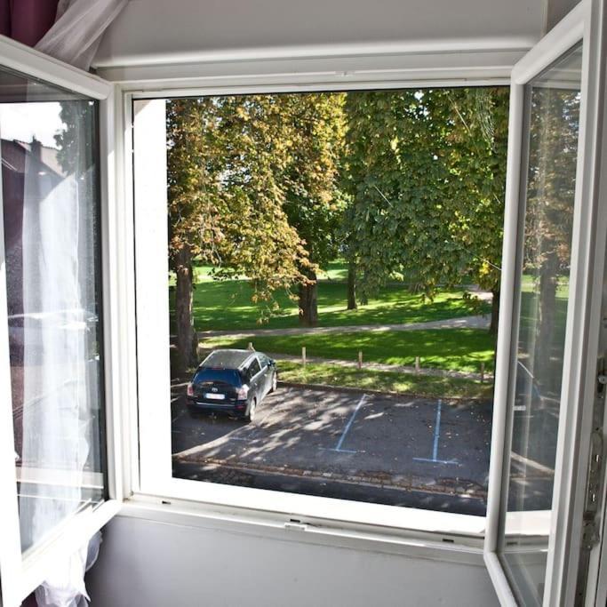 Gite 65 M2 200 M Gare T-G-V 400 M Centre-Ville Grand Parking 250 Places Gratuit Face Au Logement Arras Exterior photo