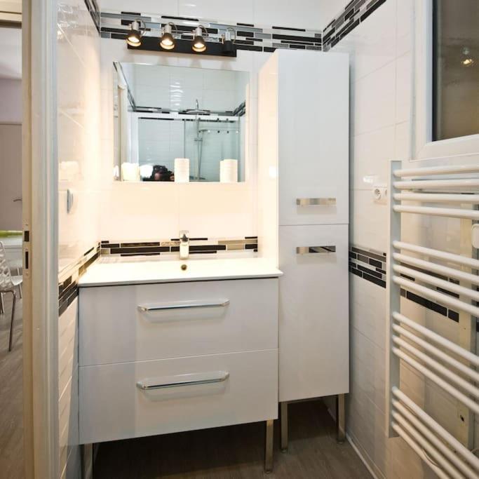 Gite 65 M2 200 M Gare T-G-V 400 M Centre-Ville Grand Parking 250 Places Gratuit Face Au Logement Arras Exterior photo