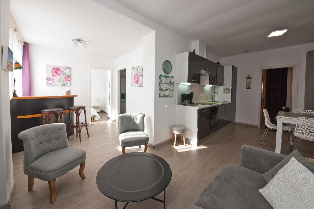 Gite 65 M2 200 M Gare T-G-V 400 M Centre-Ville Grand Parking 250 Places Gratuit Face Au Logement Arras Exterior photo