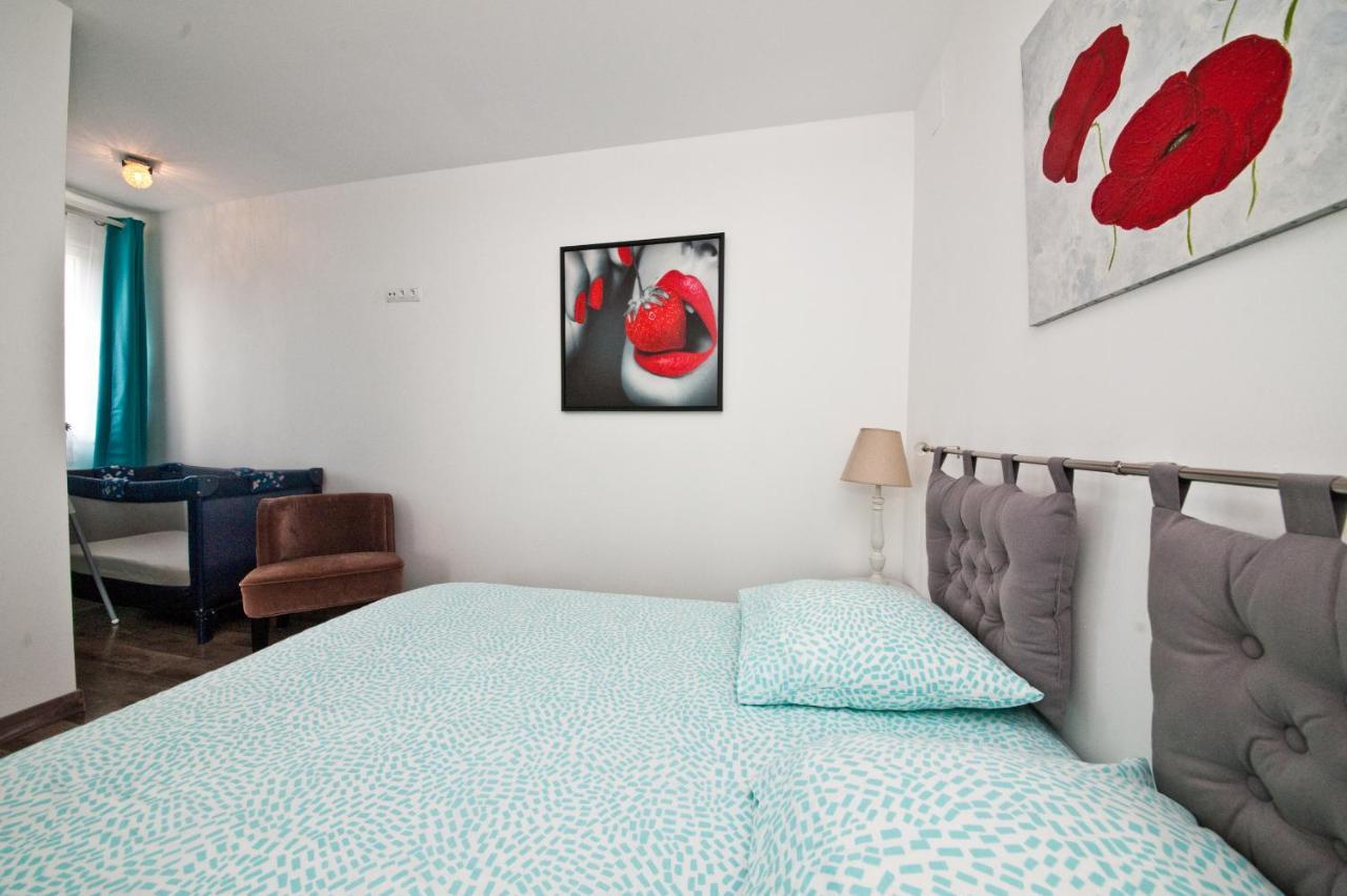 Gite 65 M2 200 M Gare T-G-V 400 M Centre-Ville Grand Parking 250 Places Gratuit Face Au Logement Arras Exterior photo