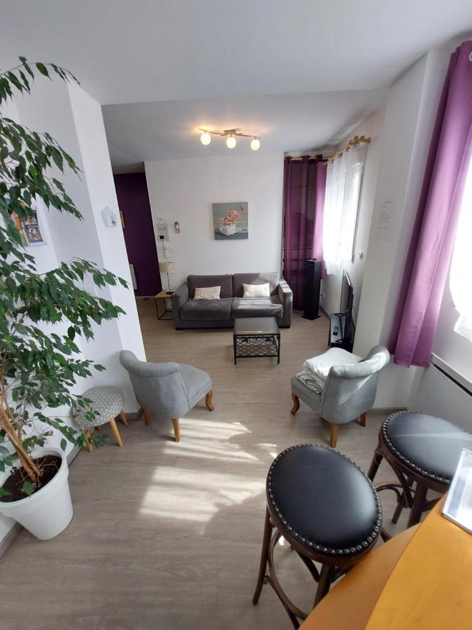 Gite 65 M2 200 M Gare T-G-V 400 M Centre-Ville Grand Parking 250 Places Gratuit Face Au Logement Arras Exterior photo